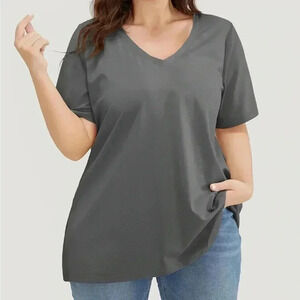 NWT!Gray ultra cool V-neck stretchy top size 14-16 or 1X